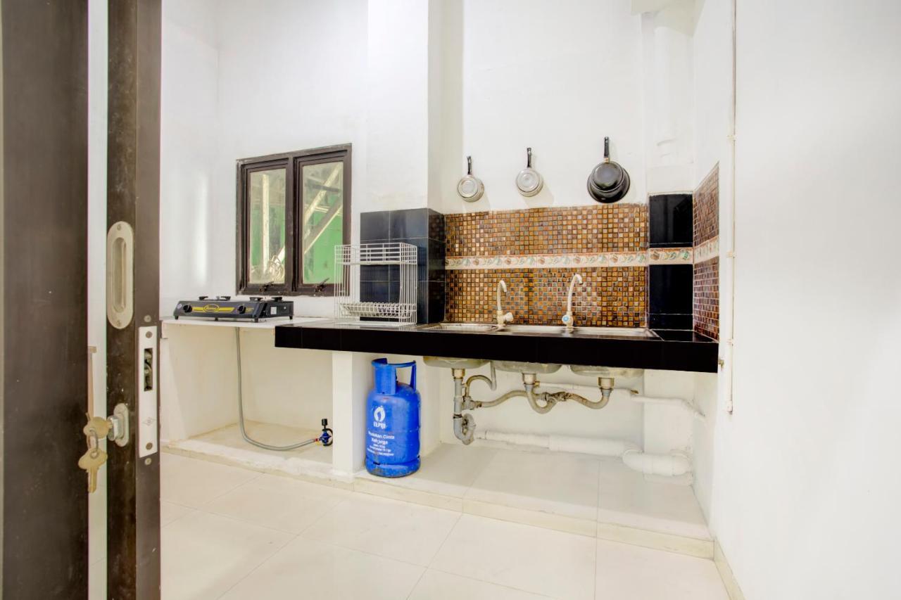 Hotel Vaccinated Staff - Spot On 3928 Terrace House Syariah Pondoktjing Dua Esterno foto