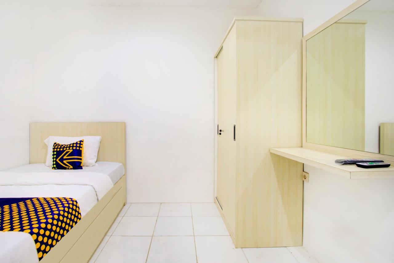 Hotel Vaccinated Staff - Spot On 3928 Terrace House Syariah Pondoktjing Dua Esterno foto